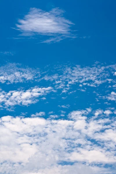 Blauwe hemel achtergrond textuur — Stockfoto