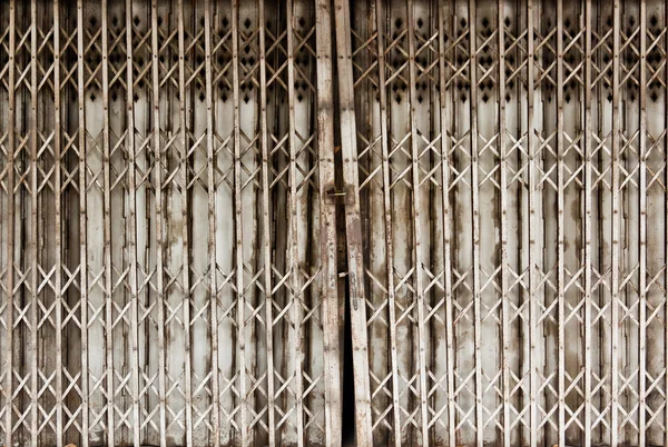 La vieja puerta de hierro —  Fotos de Stock