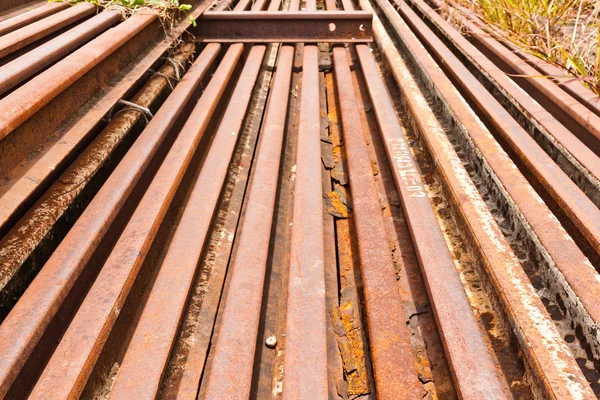 Çelik demiryolu tekerlekler için yapılan rayları — Stok fotoğraf