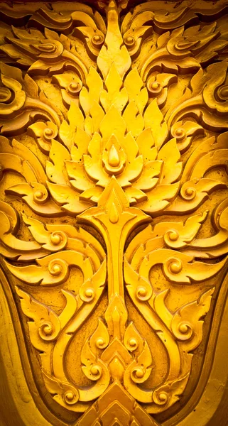 Thaise stijl patroon ontwerp handwerk op hout — Stockfoto