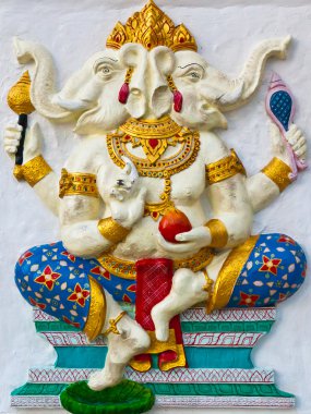 Ganesha Hindistan tanrısıdır.