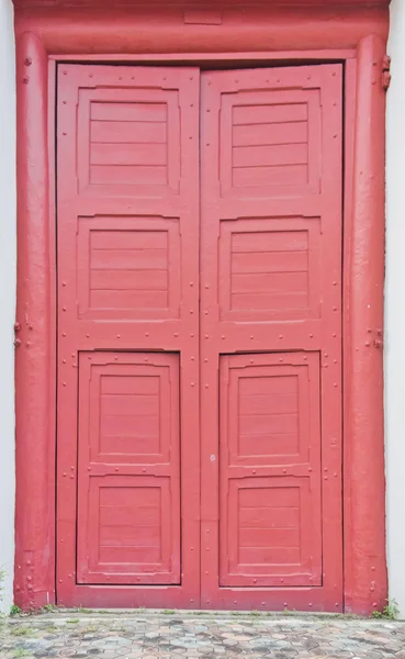 Puerta roja —  Fotos de Stock