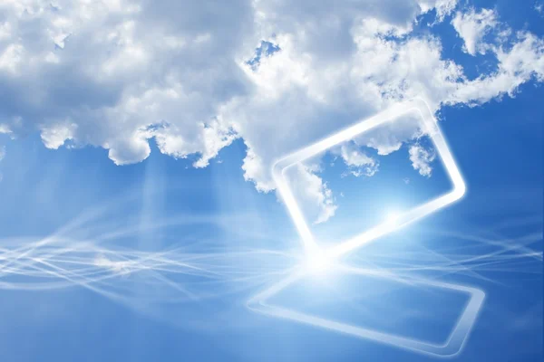 Dispositivo móvil abstracto en el cielo con nubes — Foto de Stock