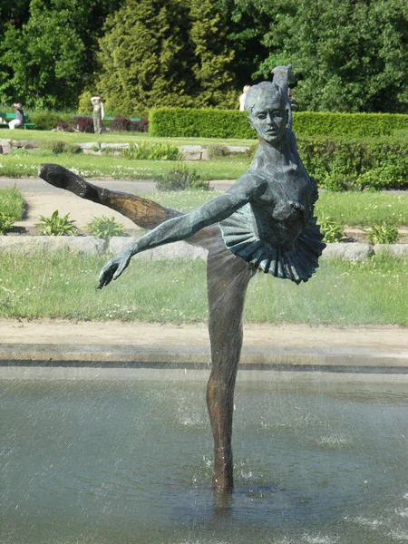 Ballerina - fontana nell'Orto Botanico di Poznan Immagini Stock Royalty Free