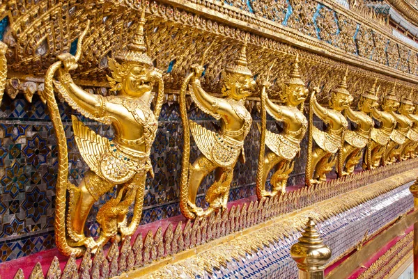嘉鲁达航空在大皇宫曼谷泰国 — 图库照片