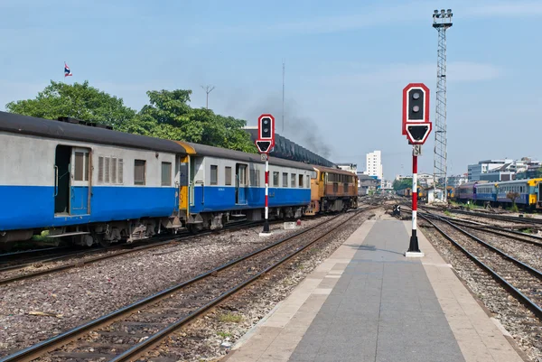 Vonat állomás forgalmi jelzőlámpa — Stock Fotó