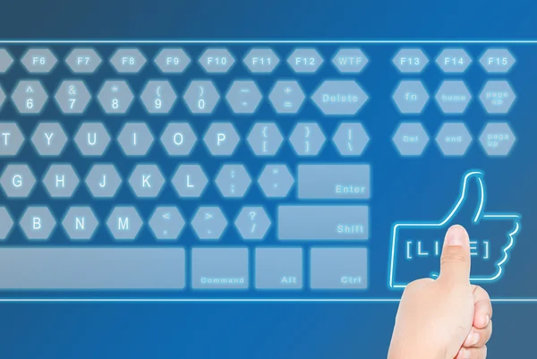 Ручное нажатие большой кнопки виртуальной клавиатуры типа IKE — стоковое фото