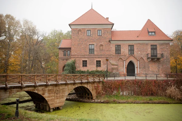 Γοτθικό κάστρο στο oporow, Πολωνία — Φωτογραφία Αρχείου
