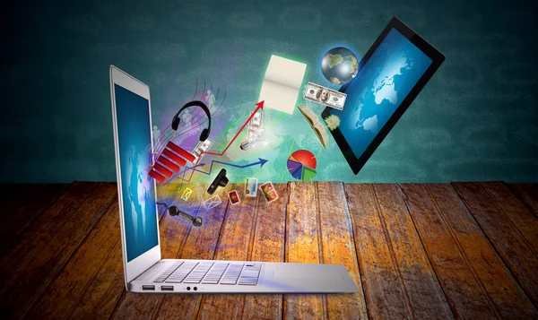 Сучасний ноутбук і планшетний комп'ютер з сенсорним екраном — стокове фото