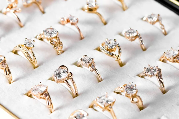 황금 반지와 다이아몬드 — 스톡 사진