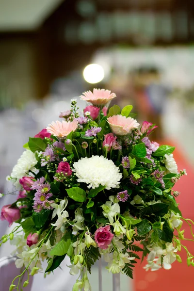 Розовый цветок на свадьбе — стоковое фото
