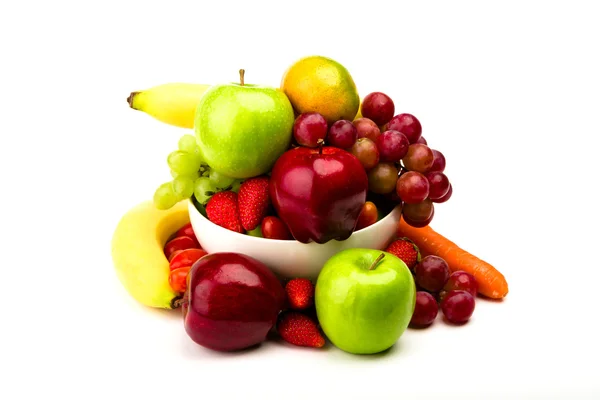 Νωπά φρούτα στο πιάτο Απομονωμένα σε λευκό — Φωτογραφία Αρχείου