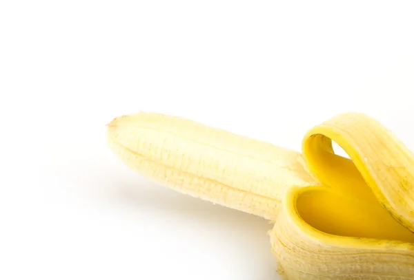 흰 배경에 따로 펼쳐 놓은 바나나 — 스톡 사진
