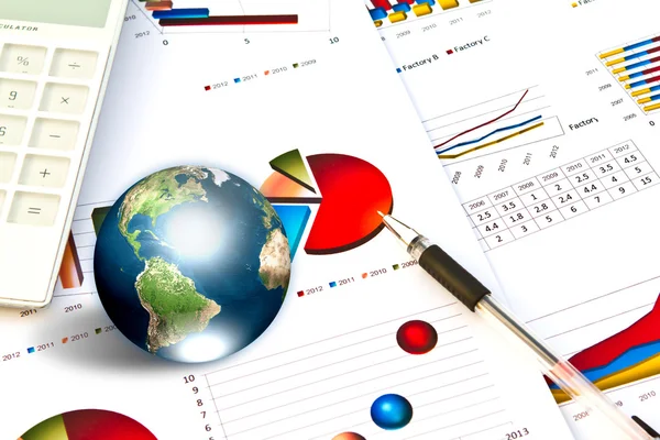 Penna och business diagram med jorden (delar av denna bild här — Stockfoto