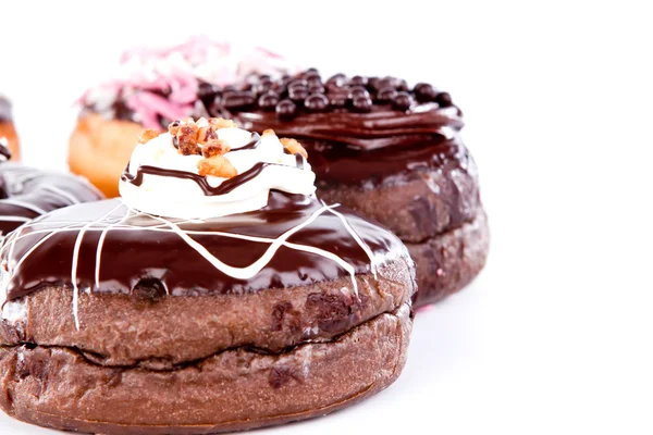 Donut met chocolade en pinda — Stockfoto