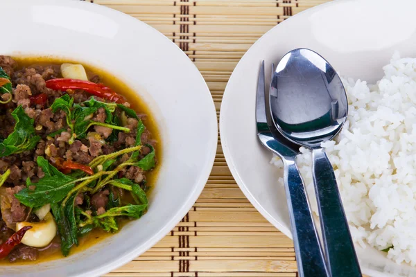 Thai spicy food, stir fried pork whit basil — Stock Photo, Image