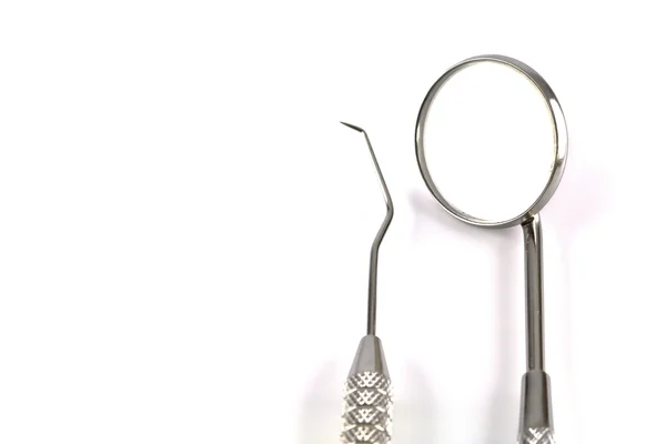 Tandläkare verktyg och utrustning på dental diagram — Stockfoto