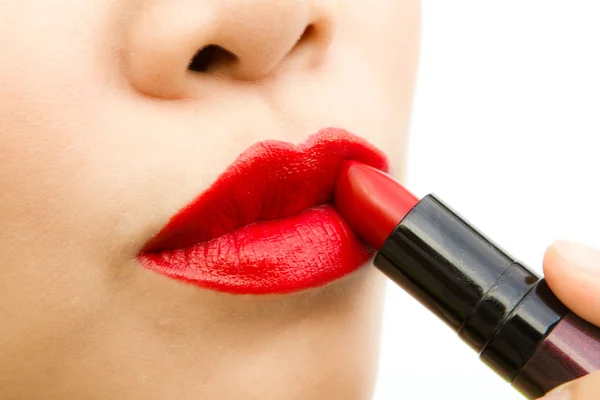 립스틱과 예쁜 젊은 여자 — 스톡 사진