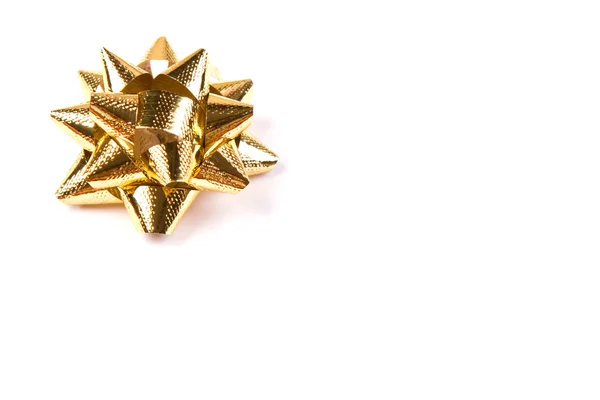 Scatola regalo dorata con nastro dorato — Foto Stock