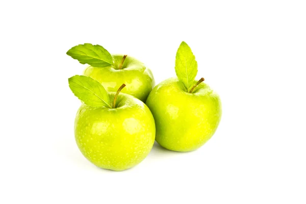 하얀 배경에서 고립된 싱싱 한 녹색 사과 — 스톡 사진