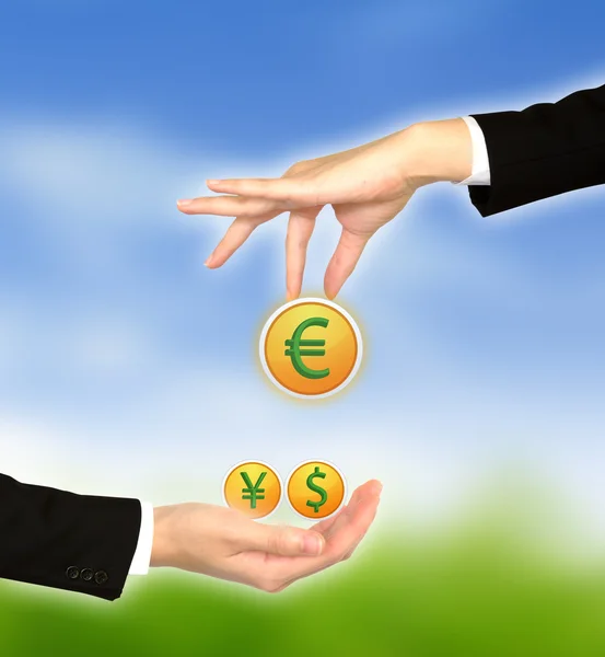 Kezet hozza létre nagy eurójelet — Stock Fotó