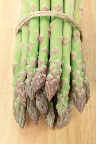Asparagus on cutting board — Stock Photo, Image