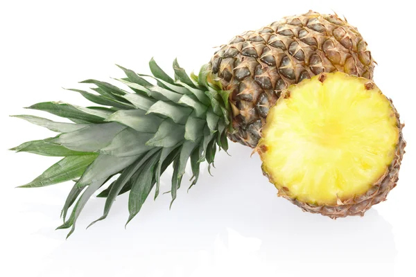 Ananas ve bölüm — Stok fotoğraf