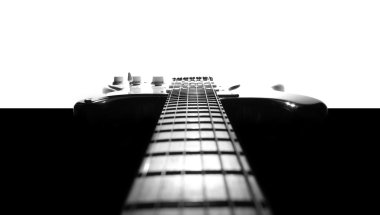Elektro gitarı fişe siyah ve beyaz