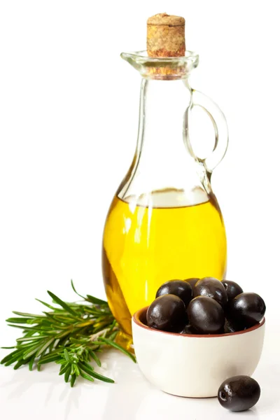 Olivenöl und Oliven. — Stockfoto
