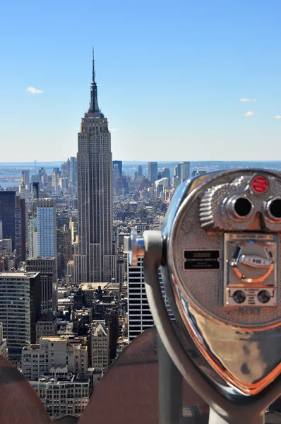 Empire State Building, von der Spitze des Felsens geschossen — Stockfoto