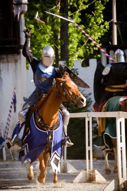 Şövalyeler Jousting