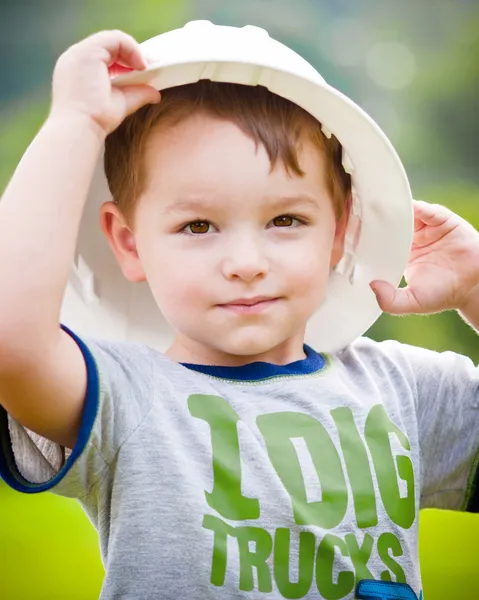 Chłopiec w kasków ochronnych — Zdjęcie stockowe