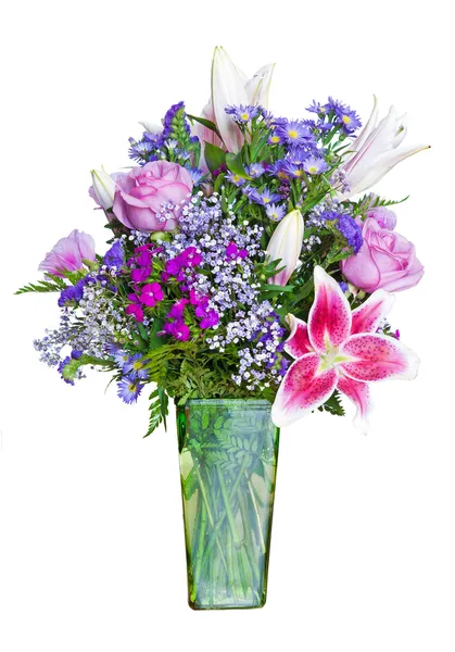 白で隔離される花瓶にカラフルな花の花束. — ストック写真