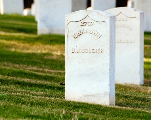 Graf van de onbekende soldaat van de VS op de nationale begraafplaats in marietta, ga. — Stockfoto