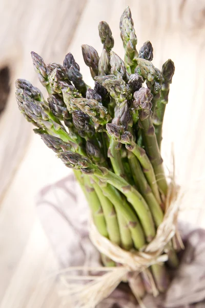 Mazzo di asparagi — Foto Stock