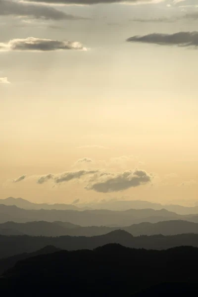 Heuvels bij zonsondergang in emilia romagna, Italië — Stockfoto