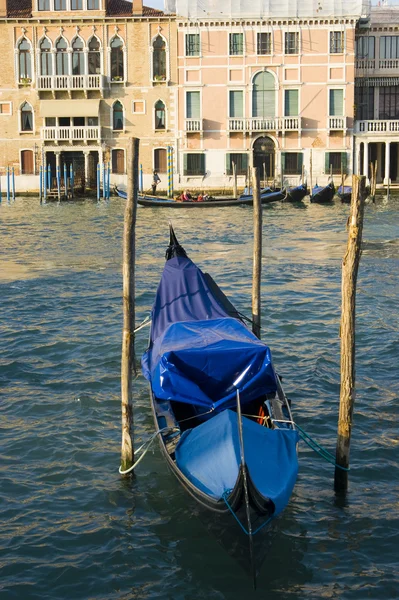 Gondoly v Benátkách — Stock fotografie