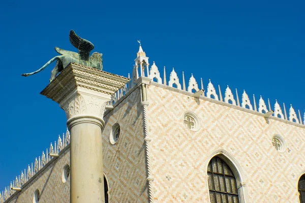 Detalle arquitectónico en Venecia — Foto de Stock