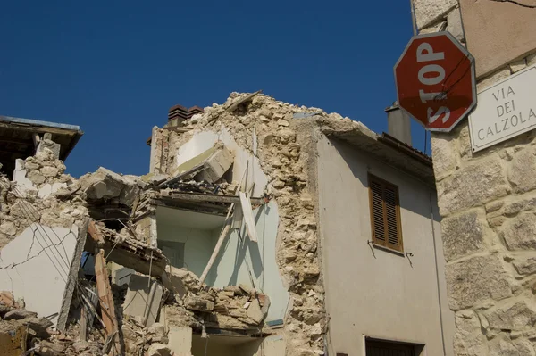 A devastação do terremoto — Fotografia de Stock