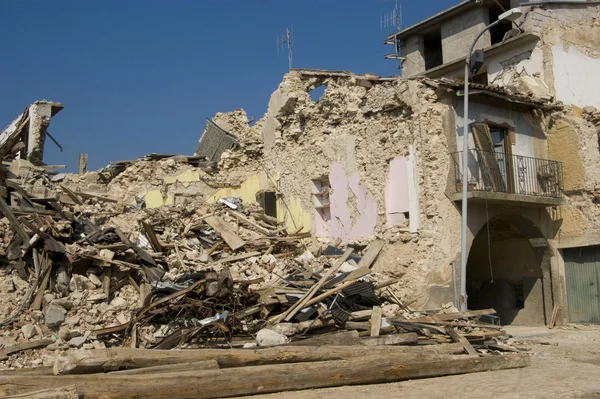 La devastación del terremoto —  Fotos de Stock