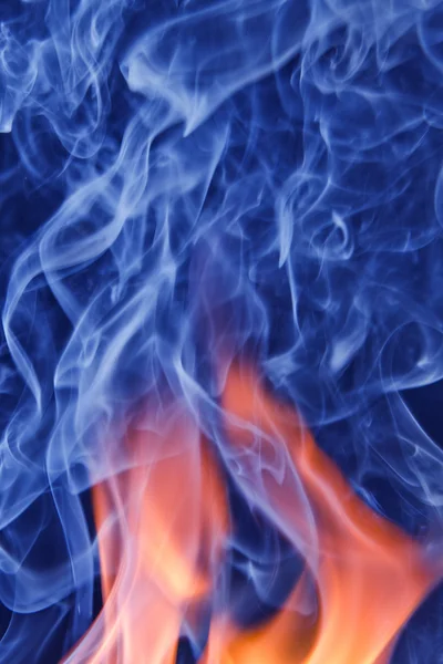Fuego y humo — Foto de Stock