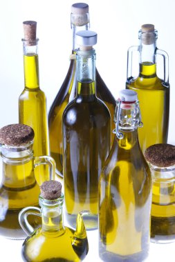 botellas de aceite de oliva virgen extra