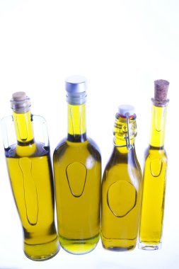 botellas de aceite de oliva virgen extra