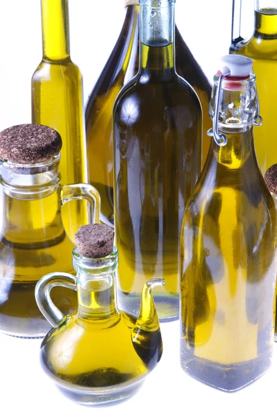 Bouteilles d'huile d'olive extra vierge — Photo