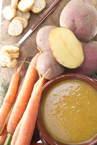 Велфата из моркови и картофеля — стоковое фото