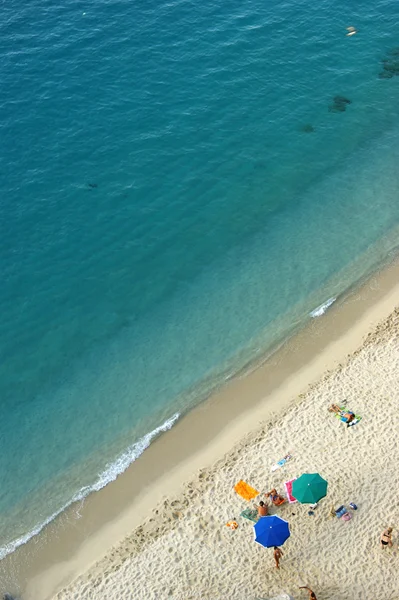 Yaz aylarında sahilde — Stok fotoğraf