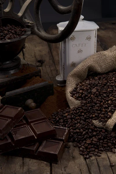 Kaffee und Schokolade — Stockfoto