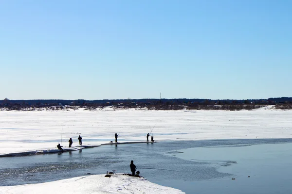 Pescatori sul ghiaccio — Foto Stock