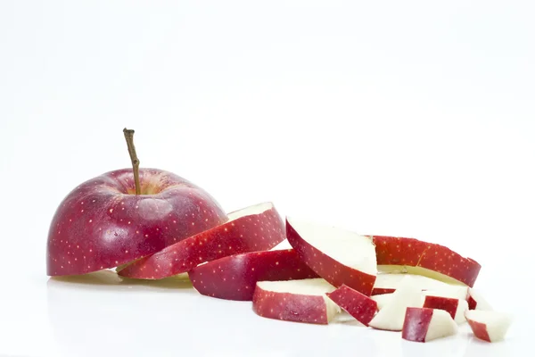 Manzana cortada en pequeñas cuñas —  Fotos de Stock