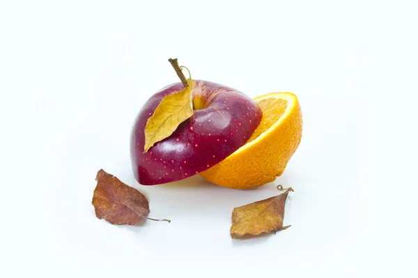 Apfel und Orange — Stockfoto